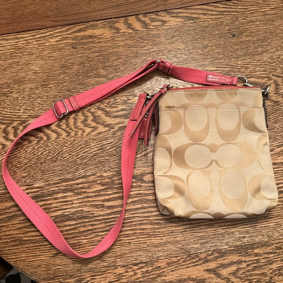 Coach Crossbody - Picture 2 of 4